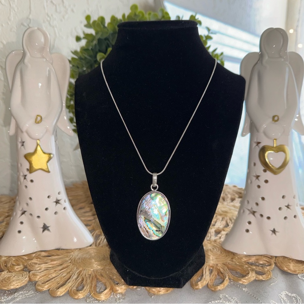 NWOT| ABALONE PENDANT NECKLACE| 925 sp| ARTISAN CRAFTED| 18”‎ chain